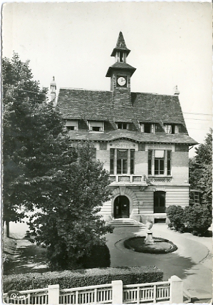 La Poste dans les années 50. CPSM bord dentelé (coll. part.) La Poste dans les années 50. CPSM bord dentelé (coll. part.)