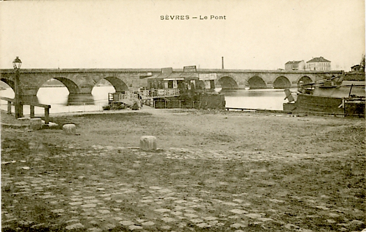 Sur la Seine, le Pont de Sèvres.