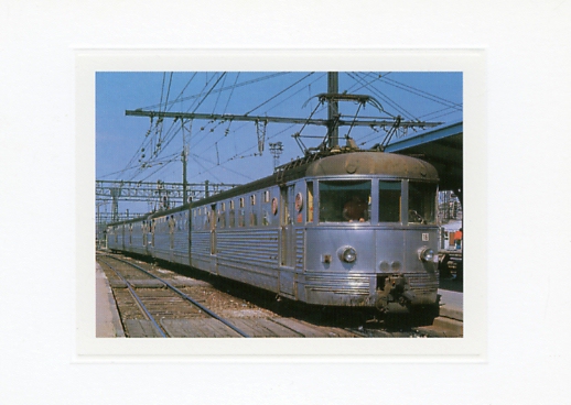 En 1975 les Z3716 et 3702 sur la ligne Montparnasse. Photo Jean-Paul Demoy. Editions Loco revue. 1995. Collection Automotrices de France.