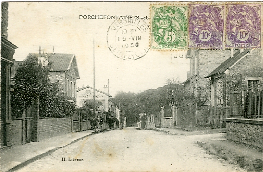 La partie basse de la rue Rmont descend vers le chemin du Cordon et le chemin de la Sablire,  l’ore du bois de Viroflay.