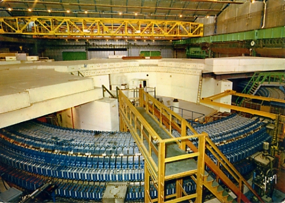 Centre d’tudes nuclaires de Saclay (seine et Oise). L’anneau de l’acclrateur Saturne sans la totalit de ses protections de bton lourd. Correspondance d’un Alsacien en stage de formation  Saclay. CPSM circule le 12/12/1963.