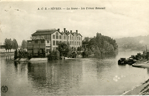 Sur l’île Seguin, les usines Renault vues du pont de Sèvres. Sur l’île Seguin, les usines Renault vues du pont de Sèvres.