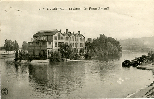 Sur l’le Seguin, les usines Renault vues du pont de Svres.