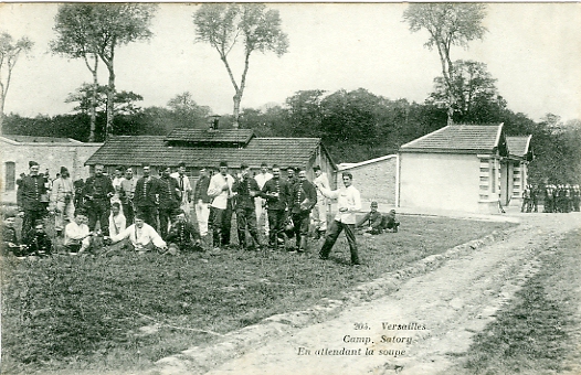 Le camp de Satory. Belle animation de militaires. CPA dos divis, A. Bourdier n° 203, srie Versailles-Satory. CPA circule le 30/4/1907