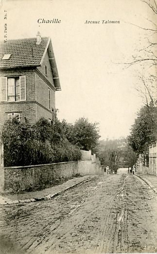 Dans le parc Fourchon. La rue Talamon.