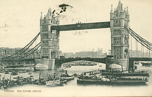 Le pont de la Tour de Londres. Sa trs haute trave suprieure et la partie ouvrante infrieure permettent la remonte de la Tamise par les navires de haute mer. CPA (coll. part.)