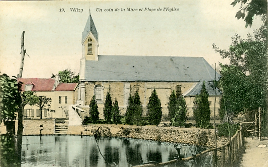 La mare et l’église Saint Denis. CPA coloriée. La mare et l’église Saint Denis. CPA coloriée.