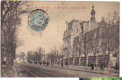 L’arrière de l’Hôtel de Ville, avenue Thiers. Vue prise à la hauteur de l’Horloge. (coll. part.)