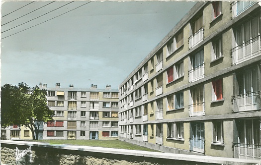 Mme vue, colorie. Il subsiste le bas du mur de meulire visible sur une vue prcdente. (coll.part.)