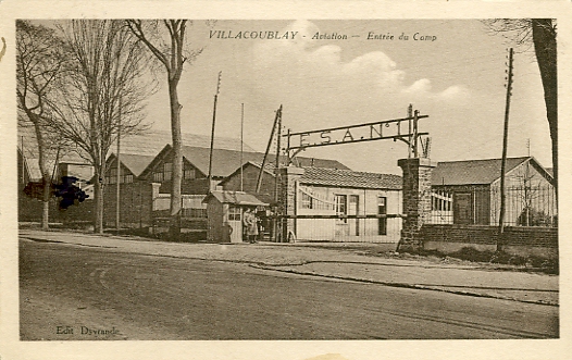 Vue gnrale de l’entre du camp. Carte spia (coll. part.)