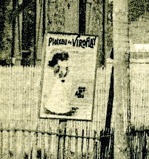 Panneau d’annonce d’une fête du Plateau. Le panneau figure sur une CPA de l’avenue des Combattants, à l’angle de l’avenue des Postes. Panneau d’annonce d’une fête du Plateau. Le panneau figure sur une CPA de l’avenue des Combattants, à l’angle de l’avenue des Postes.